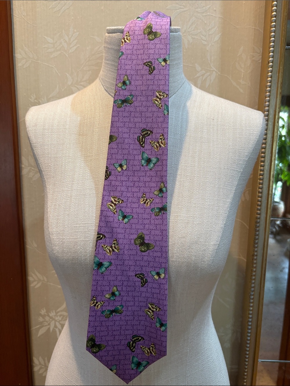 CHANEL purple textured silk tie Butterfly Design 🦋 Chanel logo background